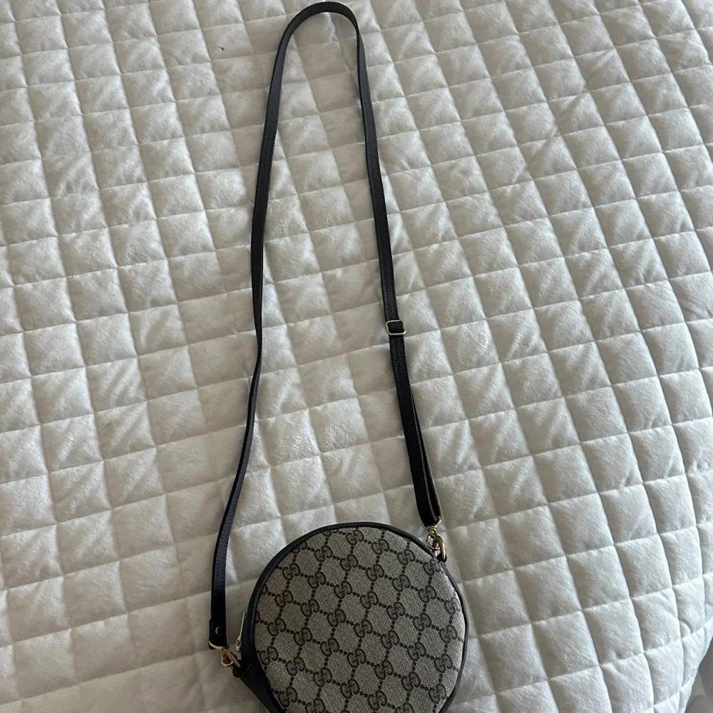 Gucci Beige and Dark Brown Crossbody Bag - Picture 4 of 7